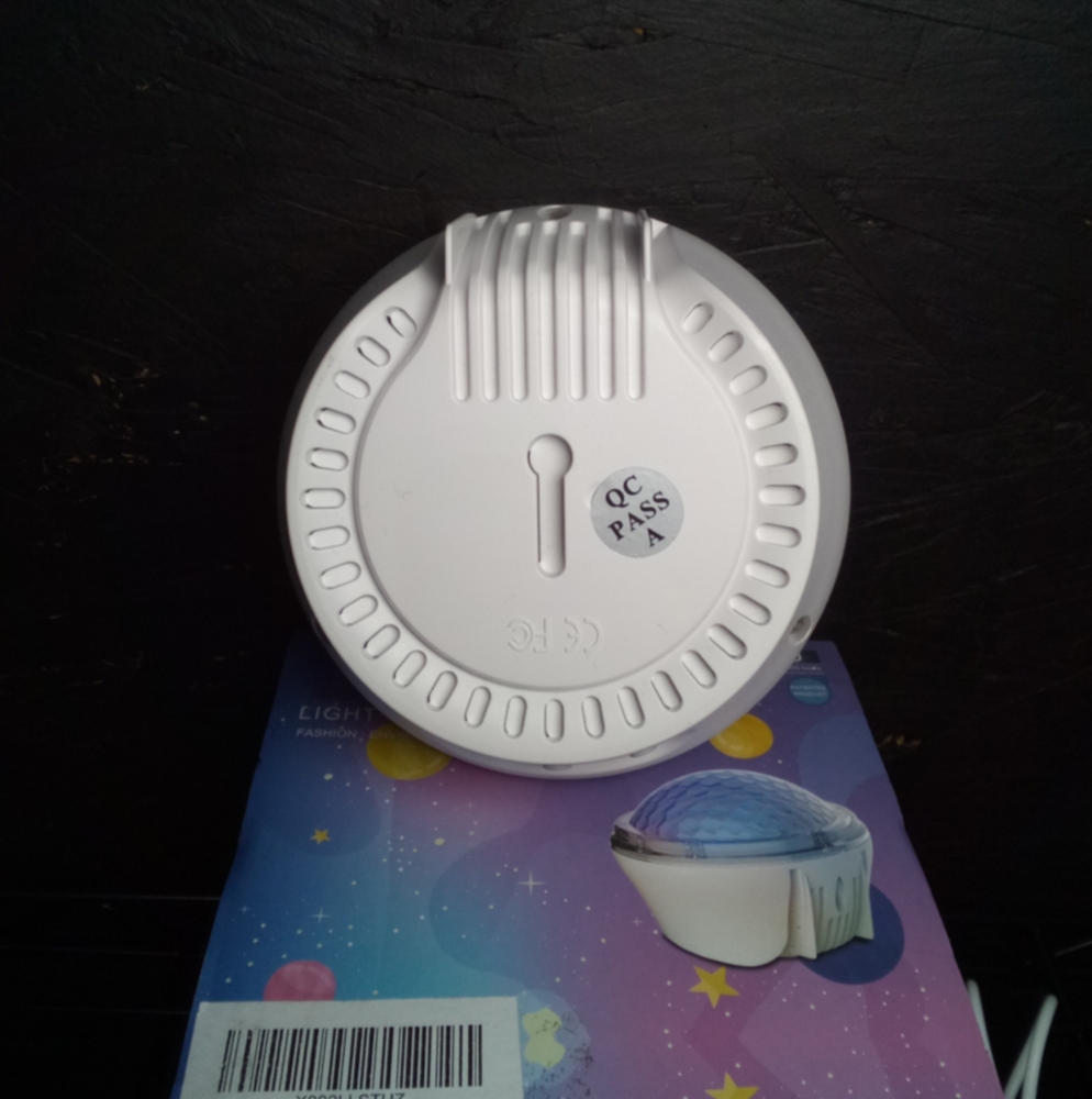 LED Star Projector Night Light - Picture 7 of 7